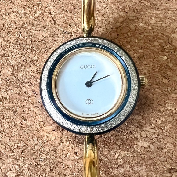 Gucci Women's Watch with Interchangeable Color Bezels - Picture 6 of 8